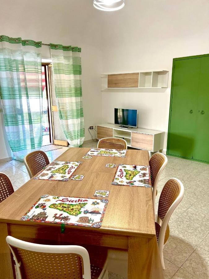 Gira Vota E Furria Vila Santo Stefano di Camastra Exterior foto